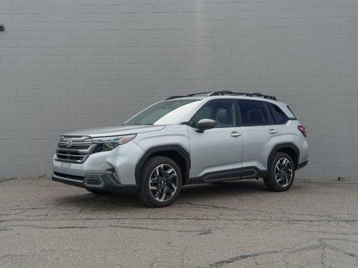 Ice Silver Metallic 2025 Subaru Forester Limited