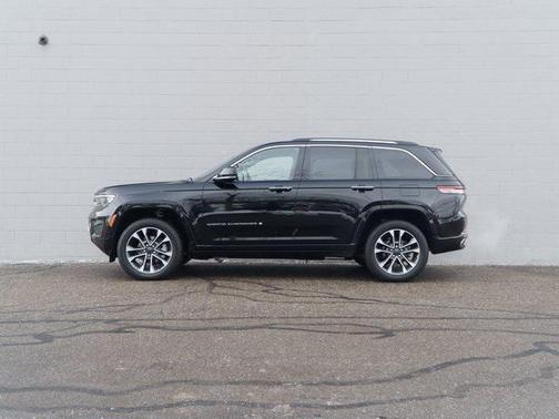 2022 Jeep Grand Cherokee Overland