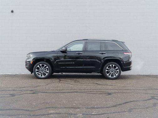 2022 Jeep Grand Cherokee Overland