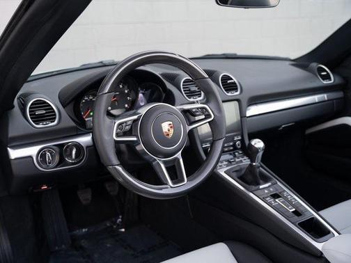 2024 Porsche 718 Boxster Style Edition