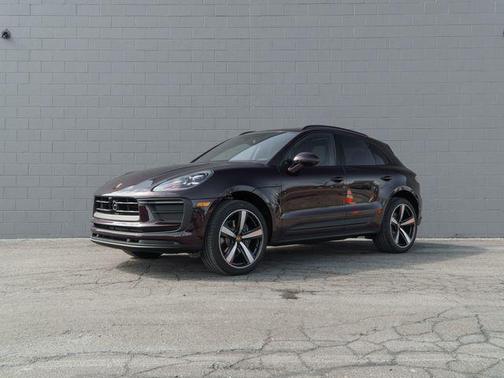 Copper Ruby Metallic 2026 Porsche Macan Macan