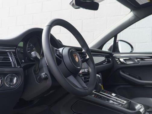 Copper Ruby Metallic 2026 Porsche Macan Macan