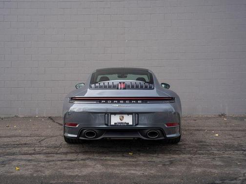 2026 Porsche 911 Carrera