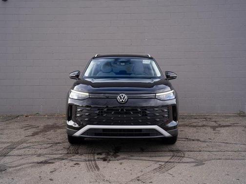 2025 Volkswagen Tiguan 2.0T SE 4MOTION