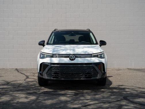 2025 Volkswagen Taos 1.5T SE Black