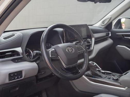 2020 Toyota Highlander Platinum