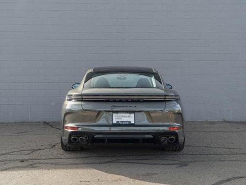 2025 Porsche Panamera GTS