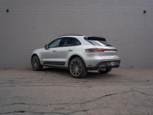 Dolomite Silver Metallic 2026 Porsche Macan Macan