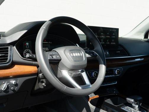 2023 Audi Q5 45 S line Prestige