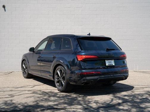 2025 Audi Q7 55 Premium Plus