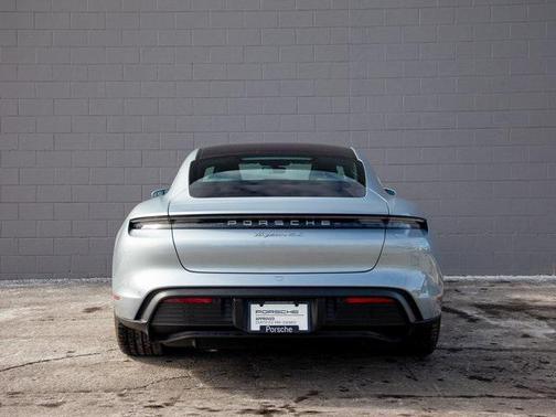2024 Porsche Taycan 