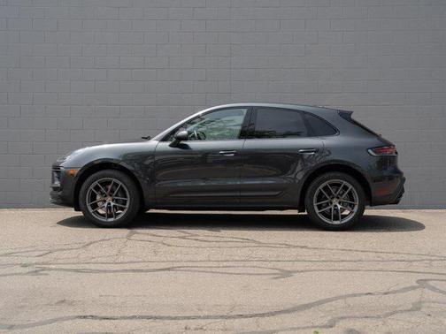 2022 Porsche Macan Base
