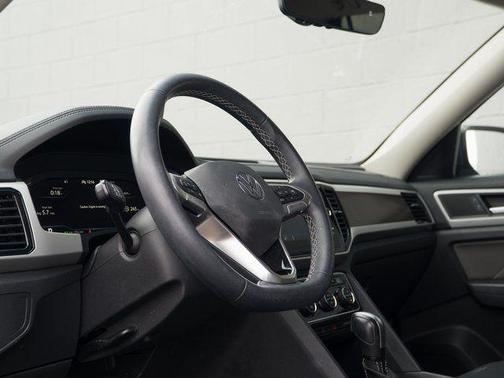 2023 Volkswagen Atlas 3.6L SE w/Technology