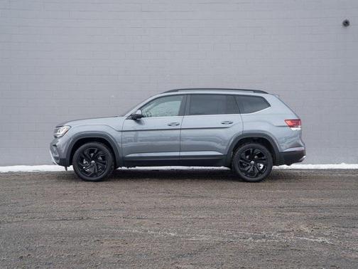 2023 Volkswagen Atlas 3.6L SE w/Technology
