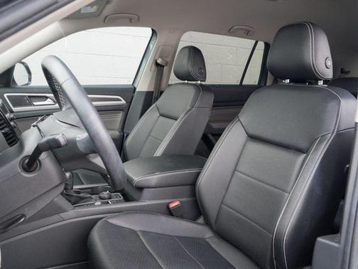 2023 Volkswagen Atlas 3.6L SE w/Technology