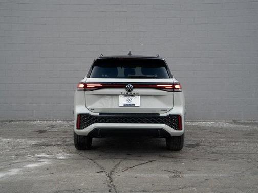 2026 Volkswagen Tiguan 2.0T SE R-Line Black 4MOTION