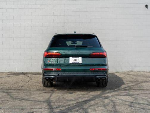 Green 2026 Audi SQ7 4.0T Prestige