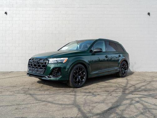 Green 2026 Audi SQ7 4.0T Prestige