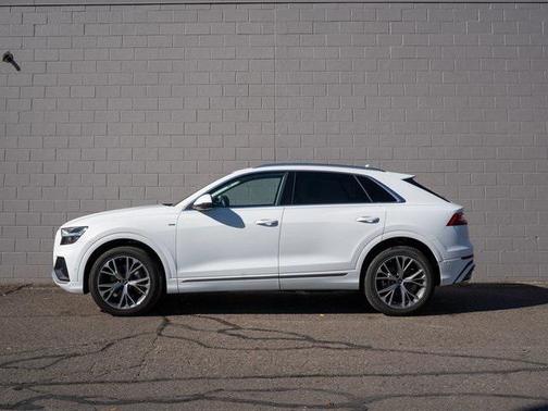 2023 Audi Q8 55 Premium Plus