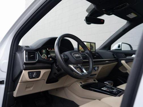 2023 Audi Q5 45 S line Premium Plus