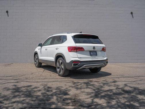 Pure White 2023 Volkswagen Taos 1.5T S
