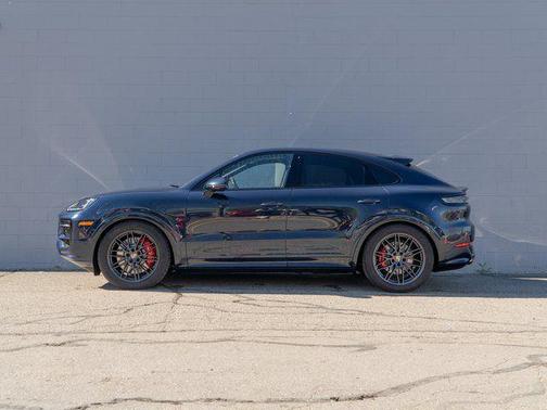 2026 Porsche Cayenne GTS