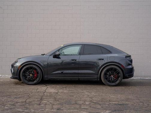2025 Porsche Macan 4S