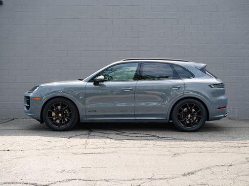 2025 Porsche Cayenne GTS
