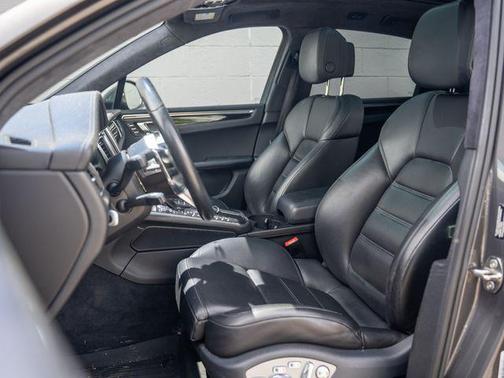 Agate Gray Metallic 2015 Porsche Macan Macan Turbo