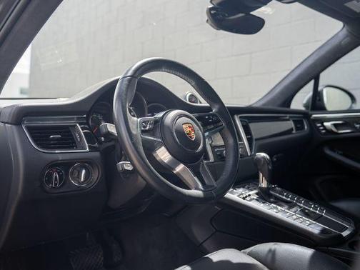 Agate Gray Metallic 2015 Porsche Macan Macan Turbo