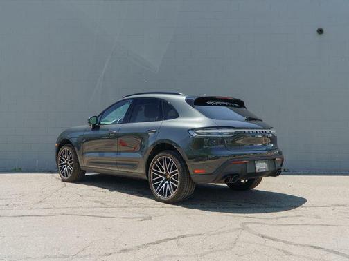 Volcano Grey Metallic 2026 Porsche Macan Macan
