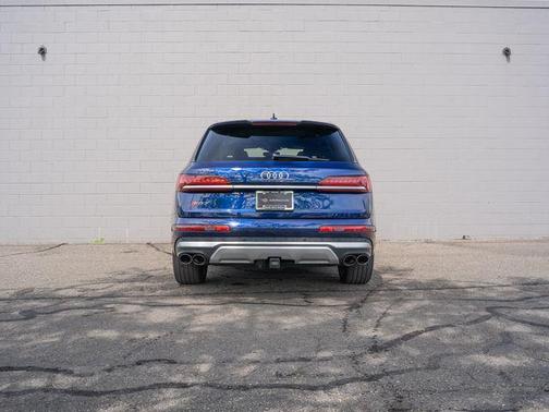 Navarra Blue Metallic 2020 Audi SQ7 4.0T Premium Plus
