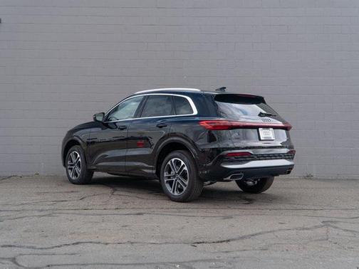 2025 Audi Q5 Premium Plus TFSI quattro S tronic