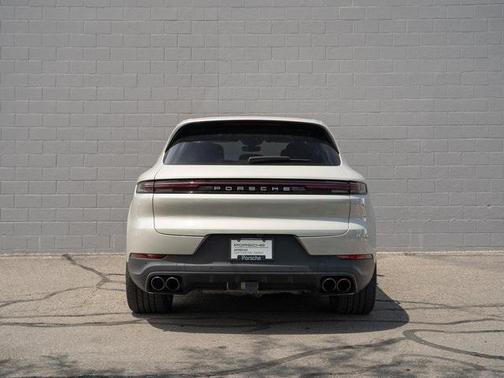 2024 Porsche Cayenne S