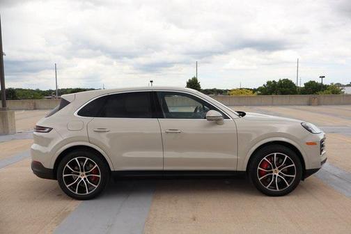 2024 Porsche Cayenne S