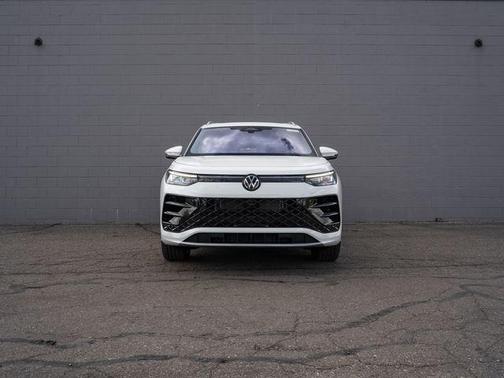 opal white pearl 2026 Volkswagen Tiguan 2.0T SEL R-Line 4MOTION