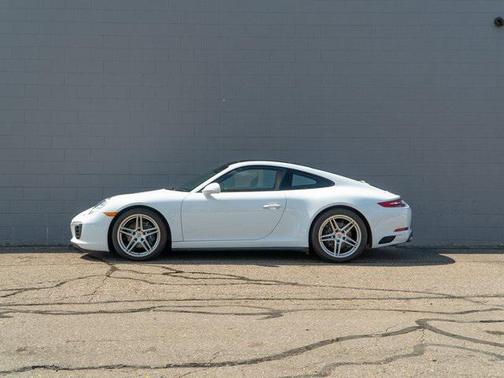 2017 Porsche 911 Carrera 4