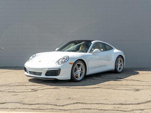 2017 Porsche 911 Carrera 4