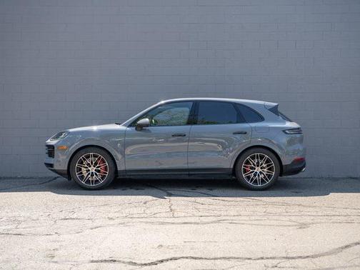 2025 Porsche Cayenne E-Hybrid S