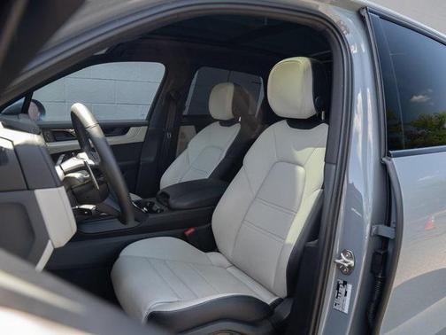2025 Porsche Cayenne E-Hybrid S