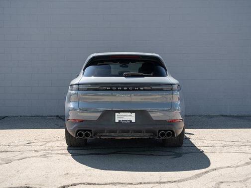 2025 Porsche Cayenne E-Hybrid S