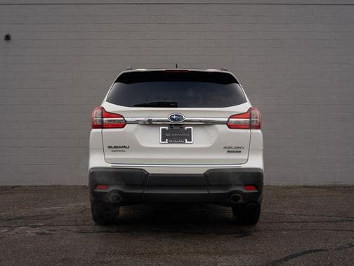 Crystal White Pearl 2020 Subaru Ascent Touring 7-Passenger