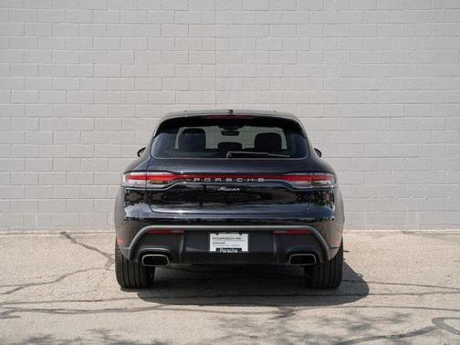2022 Porsche Macan Base