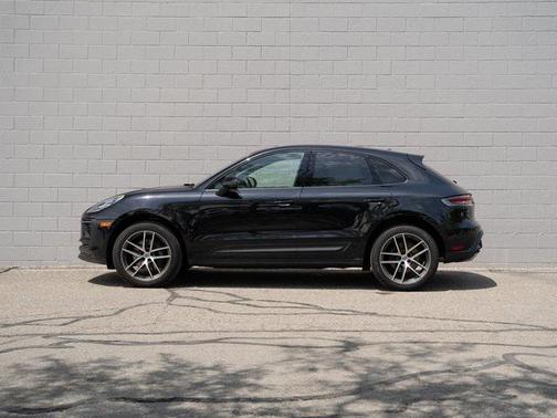 2022 Porsche Macan Base
