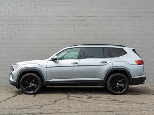 2024 Volkswagen Atlas 2.0T SE w/Technology 4MOTION