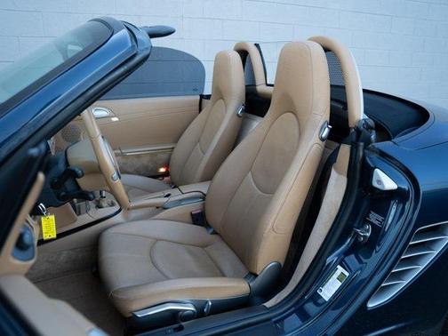 2010 Porsche Boxster Base (M6)