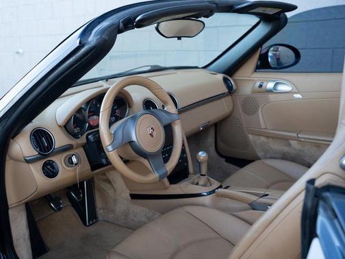 2010 Porsche Boxster Base (M6)