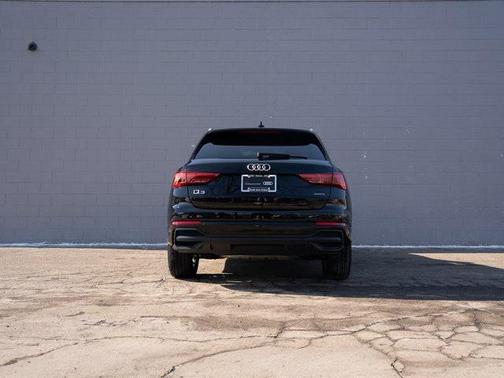 2025 Audi Q3 45 S line Premium Plus