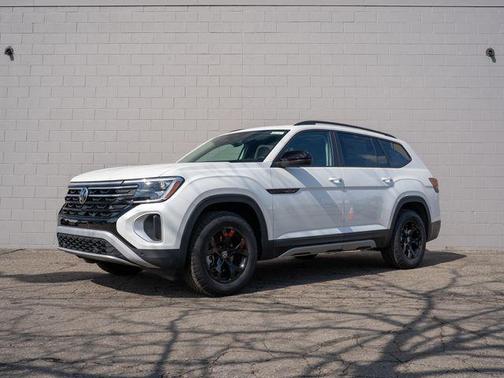 Opal White Pearl 2026 Volkswagen Atlas Peak Edition