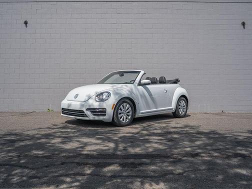 Pure White 2019 Volkswagen Beetle 2.0T S